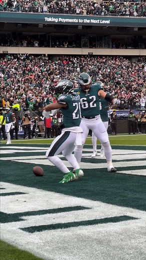 A legend on and off the field | Philadelphia Eagles