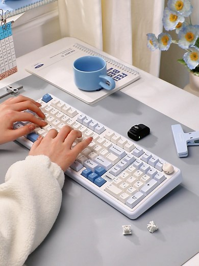YUNZII B98 PRO Typing Sound Test: Candy vs. Milk Switch