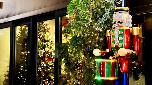 10 of the most festive restaurants decorated for the holidays
