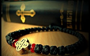 Γιατί χρησιμοποιούμε το κομποσχοίνι και ποια είναι η ιστορία του; - Βήμα Ορθοδοξίας