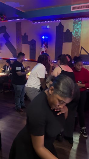 Experience the Golden Vibe Live Music • Good Drinks • Great Food 🎶🍽️🍻 #GoldenVibe #GoldenBlueBar #LiveMusicNYC #BrooklynNights #GoodVibesOnly