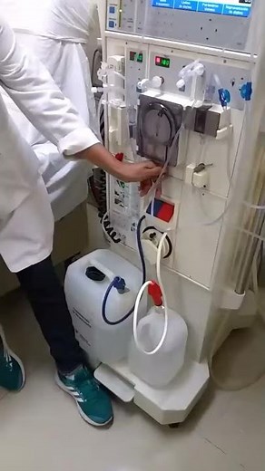 Hemodiálisis 2 Máquina Fresenius preparación para conexión 2