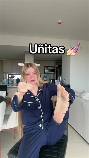 Diseños de uñas para una mujer femenina