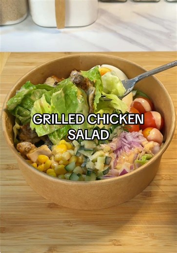 Actually ni menu berbuka semalam, kita buat Grilled Chicken Salad. Mudah je and yang penting semua orang boleh try dekat rumah. Dah lebih 3 ribu paket Onje Seasoning kita terjual, kalau nak try boleh beli dekat sini @Onjebyhazwanramli Bahan - bahan : Perapan Ayam : 3-4 ketul ayam chicken chop 3 sudu besar plain yogurt 1 1/2 sk garam 2-3 sudu Onje Seasoning Sauce : 3 sudu mayo 2 sudu plain yogurt 1 sudu apa2 sauce yang pedas 1/2 sk garam 1/2 sk blackpepper Sedikit perahan jus lemon Bahan bahan la