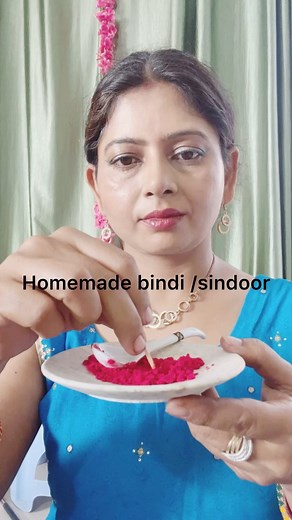 DIY Bindi Sindoor🪔🌹💐 #navratrispecial #beginnermakeup #traditionallook #garbanight #makeup #makeuphack #makeuptutorial #viralreels #trendingreels #instagood #reelsinstagram #explore [Navratri bindi makeup hack, homemade bindi/sindoor, beginner makeup, traditional makeup, festive glowing skin, trending audio] | Kanchan Bharti