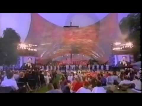 2002 Memorial Day Washington DC tenor Daniel Rodriguez "God Bless America"