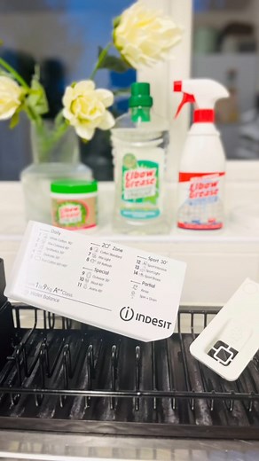 Make sure you clean the appliances that clean for you to prolong their life! @symssanctuary giving their machine a good deep clean using the Mould & Mildew Stain remover, Citric acid & Concentrated Vinegar for the ultimate clean! #cleaning #home #natural #hacks #elbowgreasecleans | Elbow Grease