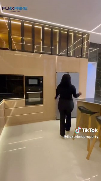 Luxurious 5 Bedroom Detached Duplex in Chevron, Lekki