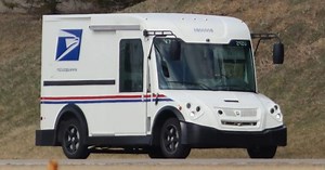 Postmaster General commits to only 10% of new USPS fleet going fully-electric
