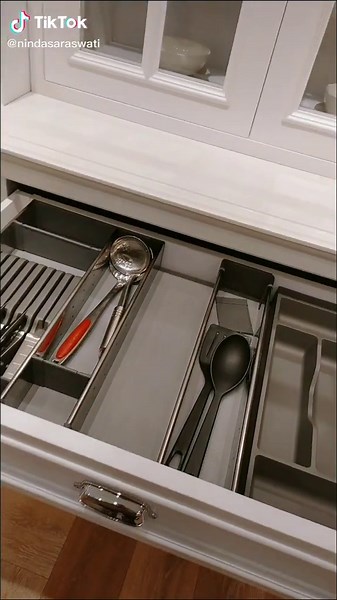 ni gaes mau nunjukin soft close nya dr rel laci BLUM, #fyp #foryoupage #dapuraroma #kitchen #kitchendesign #interiordesign @indofittingblum