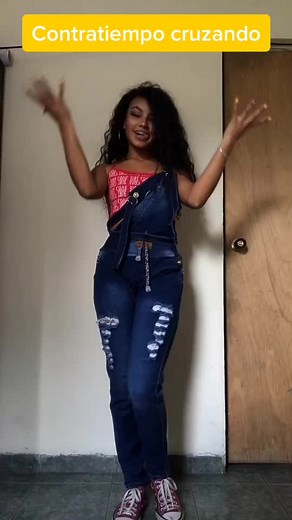 Aprende a Bailar Bachata con Emma: Paso a Paso