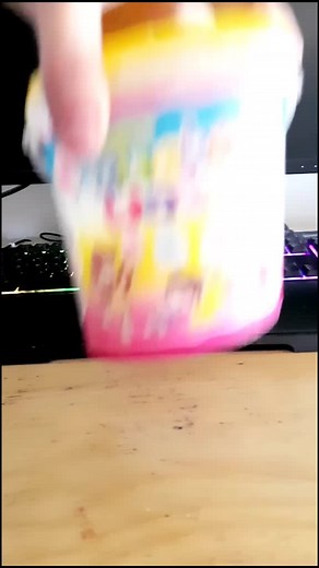 Zauberhafte Transformation: Zuckerwatte im Mund!