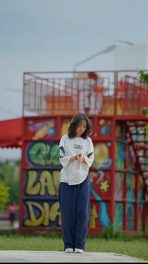 Valeria Vz on Instagram: "Nuevo video, nuevo enfoque 📷: @fernandgph #trend #fyp #parati #dance #latina"