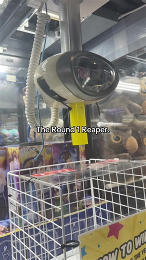 Take me to a round one and I’ll win the whole machine #fyp #round1 #animefigures #clawmachine #chainsawman