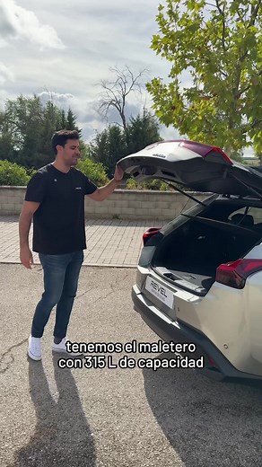 Maletero espacioso y comodidad… Este Lexus UX que tenemos en REVEL es lo mejor 😎 #lexus #lexusux #ux #maleterolexus #capacidadlexus
