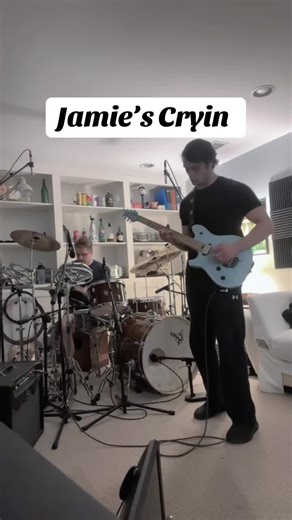 Exploring Van Halen's 'Jamie’s Cryin' Guitar Technique