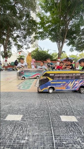 Mainan bus telolet remote #bustelolet #teloletbasuri #bismainan #toys