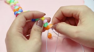 TLAOKLIU Pony Beads Bracelet Kit, Friendship Bracelet Making Kit Kandi Bead Bracelet Includes Alphabet Beads Polymer Clay Beads Flat Round Beads Rainbow Plastic Beads DIY Crafts Jewelry Making