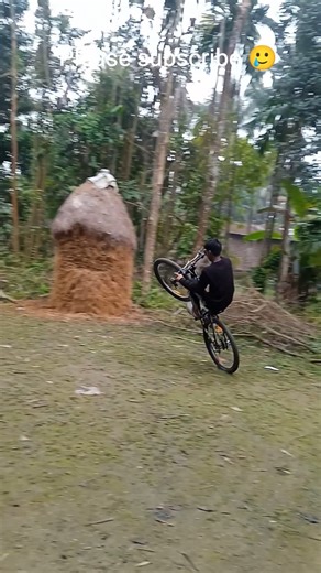 Circle wheelie 😱😱//#shorts #shorts#stunt #shortsviral #trending #viral #cyclestunt #circlewheelie