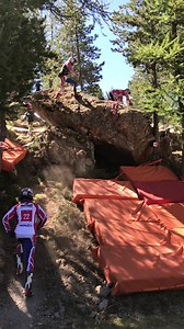 Championnat du Monde de Trial - ouverture de la saison 2020 en France ce week-end à Isola 2000 (06) 🎥 De superbes images de notre représentant Français en catégorie TrialGP, Benoit Bincaz en action dans la zone 7 ! #ffmoto #Trial | Fédération Française de Motocyclisme