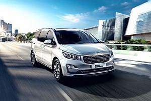 Kia Carnival Videos: Reviews Videos by Experts, Test Drive, Comparison
