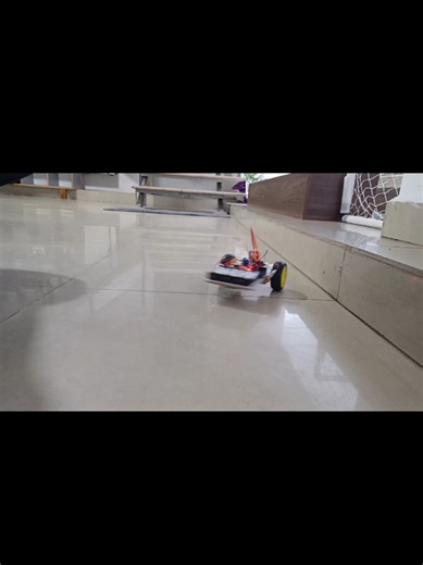 🔥 Can a robot really drift like a race car? 🤯 Watch how a Robotics Trainer programs perfect drifting using AI, sensors, and smart control algorithms! 🤖🏁 This isn’t just coding… this is robot racing science! 👇 Tell me in the comments: Would you race against this robot? 😎 #RobotDrift #RoboticsTrainer #STEM #AI #Robotics @Ktronic @Electronic Hobi @WA Electronics @Akramslab @الكهربجي و ألسي @Electromaker @Arduino