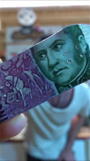 We made a fingerboard out of money 💸 #fingerboard #decemberfingerboards #fingerboardargentina #5pesoboard