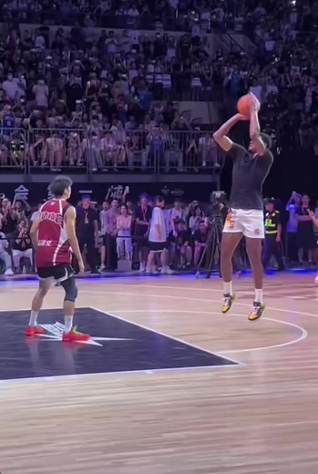 保罗·乔治（Paul George）平滑运球技巧教学