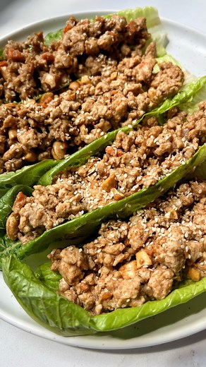 rachel on Instagram: "CASHEW CHICKEN LETTUCE WRAPS! + follow @rachlmansfield for more easy recipes🫶🏻 this 20-minute meal is a must try this week! reminds me of the p.f. chang’s lettuce wraps and these are gluten-free and incredibly easy to make👌🏻 *save* this recipe to your list of easy dinners to make and tag a friend in the comments who would love these too. my kids love the cashew chicken part.. the lettuce part not so much😂 INGREDIENTS: 2 tablespoons avocado oil 1 small white onion, chop