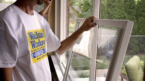How to Operate Wallside Casement Window Screens — Wallside Windows®