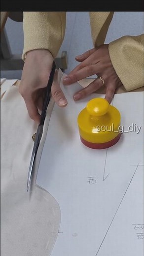 Making baby pajamas using a pattern #easycraft #diy