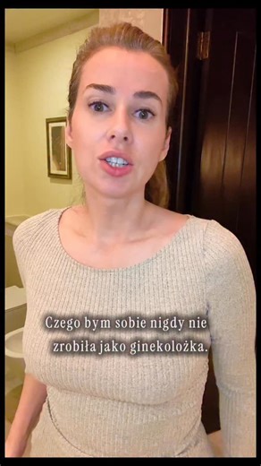 Dr Agnieszka Nalewczyńska | Ginekolog Intymny Warszawa on Instagram: "Higiena intymna kobiet to nie reklamy i mity. Jako ginekolog wyjaśniam, jak naprawdę dbać o okolice intymne. W tym filmie mówię: ▪️ czego NIE robić codziennie ▪️ co szkodzi mikrobiocie pochwy ▪️ jakie błędy widzę najczęściej w gabinecie Ta wiedza jest szczególnie ważna dla kobiet 🩷 Zapisz, jeśli chcesz więcej wiedzy od ginekologa Udostępnij koleżance, której nikt tego nie powiedział #ginekolog #lekarkatlumaczy #edukacjamedycz