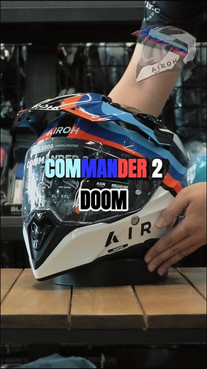 Walang Katulad” Vibe (Aggressive & Feature-Packed) 💥 Command every road. Own every ride. Ito na ang helmet na walang katulad, the Airoh Commander 2 Doom! 🏍️⚔️ Adventure man o daily galawan, this beast is ready for anything. 🧠 SPECS: 🔸 HPC (High Performance Composite) shell 🔸 Double D-ring fastening system 🔸 Removable peak for dual-sport or street mode 🔸 Integrated drop-down sun visor 😎 🔸 Pinlock-ready clear visor 🔸 Ventilation system for maximum airflow 🔸 Bluetooth-ready (space for in