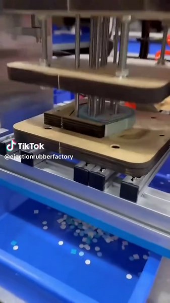 Waste stripping machine#Anvilcover #wastestrippingmachine #Creasingmatrix #Rulepuller #glue