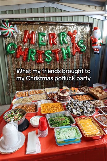 FRIENDSMAS PART 1: We are definitely getting the keys to the city and a free trip to Jamaica 😎@Shaiie_Foeva #potluck #friendsmas #partyideas #christmas #DinnerIdeas