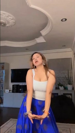 Daye Lage Kabhi Baye Lage Dance Performance Ft. Thakalishreeja | Second Hand Jawani Song Dance Video