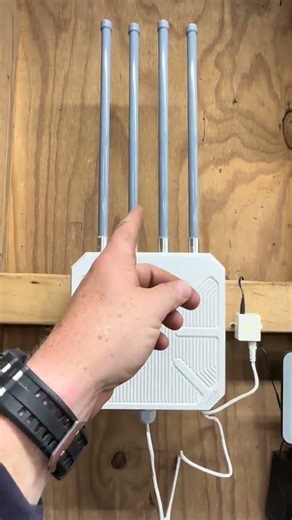 Tired of weak signals? This Wavlink device acts as a powerful wifi extender! #shorts