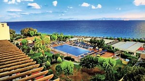 Urlaub mit der Familie: Im neu renovierten 4 ★ LABRANDA Blue Bay Resort auf der wunderschönen Insel Rhodos in direkter Strandlage ☀ 1 Woche | All Inclusive | Familienzimmer | 5 separate Kinderpools, 3 Spielplätze, Miniclub | inkl. Flüge, Rail&Fly, Transfers | Ferientermine | für eine vierköpfige Familie schon ab € 1688,- Gesamtpreis ➤ http://bit.ly/2oMjmdI | sonnenklar.TV