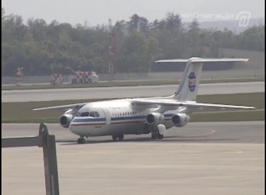 [BAe-146] 1996年中国西北航空WH146（B-2720）降落广岛机场
