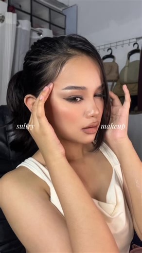 Angel Lacea on Instagram: "just a good lip combo and pure bliss ✶⋆.˚ @grwmcosmetics lip liner in 2.15 coffee @absidybeauty cashmere kiss matte lipstick in dusk #grwm #absidybeauty #grwmcosmetics #absidy"