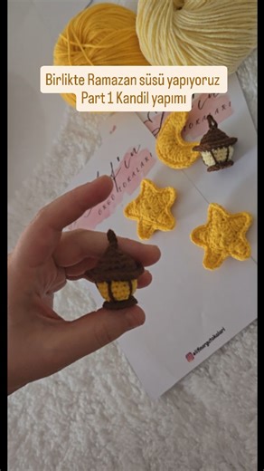 Elif'inorgutokalari on Instagram: "Birlikte Ramazan süsü yapıyoruz part 1 Kandil yapımı Benimle birlikte yapmak isteyenler için açıklamaya bırakıyorum ➡️Kahverengiyle başlıyoruz : 1 - sh 5x, 2- 5v (10x) , 3- renk değiştirip blo dan sarıyla 1x1v (15x) 4-5-6- (15x) 7-Tekrar kahverengi ipe geçiyoruz 2x1v (20x) 8- blo dan (20x) 9- 2x1a (15x) 10-1x1a (10x) içini elyafla doldur 11- 5a (5x) ipi biraz uzun kes ağzını kapat sap için bu iple 8 zincir çek ve sabitle ➡️Kandilin kenarları için : 3. Sırada bl