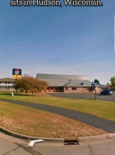 Exploring the Abandoned Pizza Hut in Hudson, Wisconsin