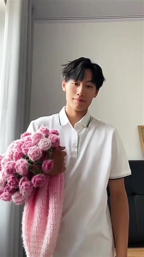 yep HE croch-slayyyy❤️ #crochet#crochetlife #girlfriendgift #crochetersoftiktok #crochetblanket