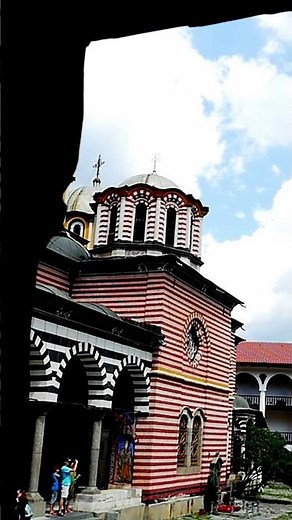 Рилски Манастир: Историята и Красотата на Древното Светилище