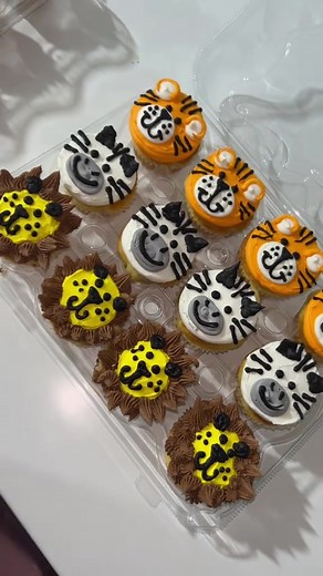 Zoo-Themed Cupcake Decorating Ideas for a Birthday Party 🐯🦁🦓