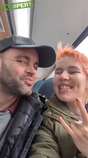 Dumpert on Instagram: "Kerstgedachte zit er goed in... #liev #gratis #bus"