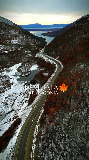Vista del imponente Lago Escondido en Otoño. Ushuaia Fin del mundo 🚁🌎 🍁🤎 #volando #dji #ushuaia #patagonia #lakes #lagos #findelmundo #flypシ #route #flying #turismo