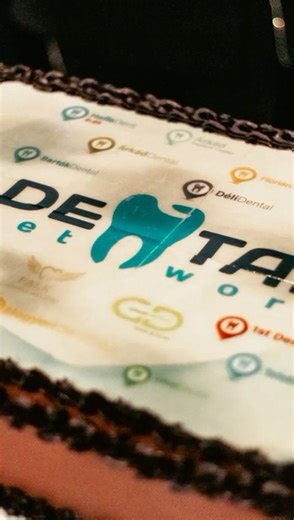 ✨ Hálásak vagyunk ezért az évért! ✨ A Dental Network karácsonyi partiján idén is összegyűlt a csapat, hogy együtt ünnepeljük meg mindazt, amit közösen értünk el. ❤️🎄 Hálásak vagyunk minden kollégánknak, akik egész évben szívvel-lélekkel dolgoztak azért, hogy pácienseink biztonságban, odafigyelésben és szeretetteljes légkörben kapják meg a legjobb ellátást. És hálásak vagyunk nektek, pácienseinknek, akik bizalmat adtok nekünk nap mint nap. 🦷💙 Köszönjük, hogy velünk vagytok – együtt formáljuk a