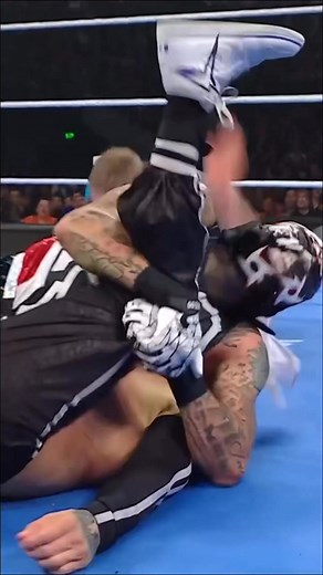 WHAT. A. MATCH. #Penta is moving on! 👏 #SmackDown | WWE