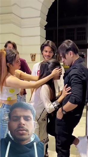 Sanaya friend ki aankhe band kar diya